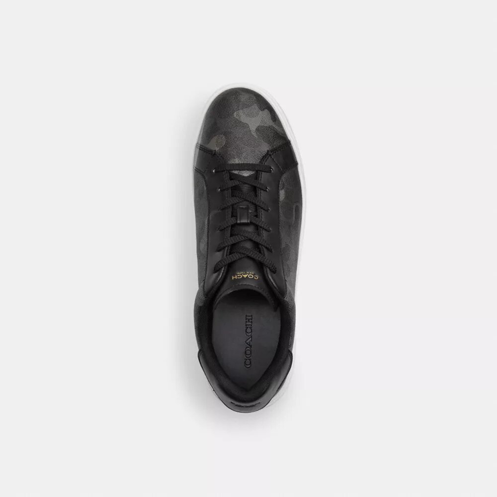 Sneakerși înalți cu imprimeu camuflaj caracteristic