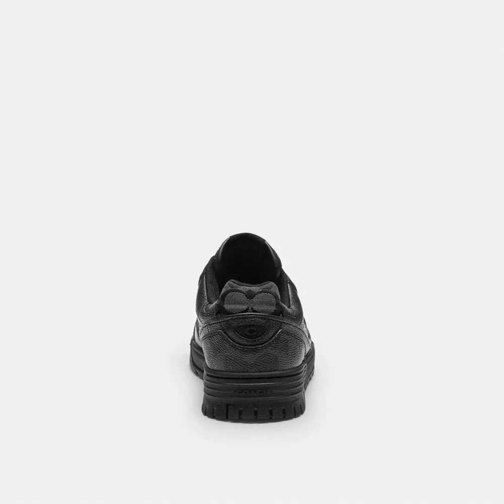 Sneakerși Soho în stilul caracteristic