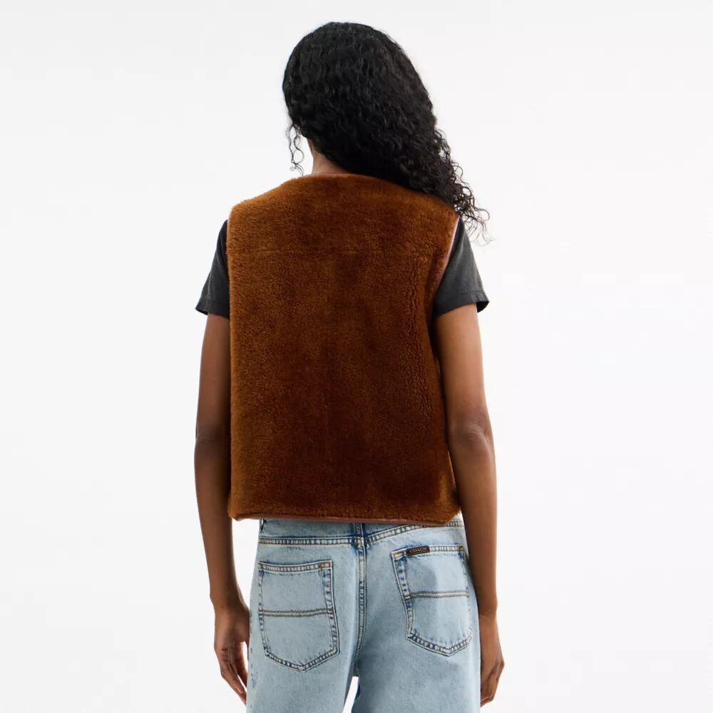 Veste din piele de oaie